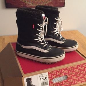 Vans standard snow boots